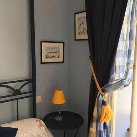 La Maison Des Roses *