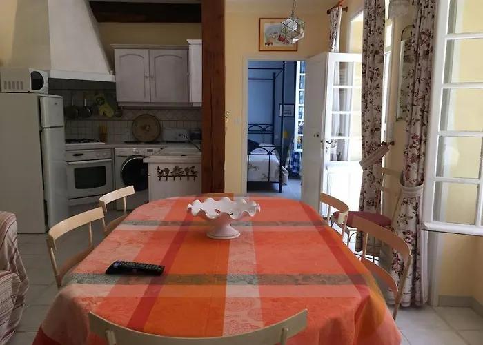 La Maison Des Roses *